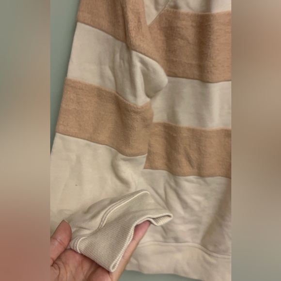 Sonoma Tan/Cream Sweater - Picture 4 of 6